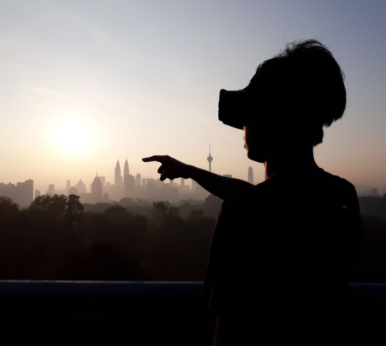 Powerpoint Optimised Image-virtual reality (1)