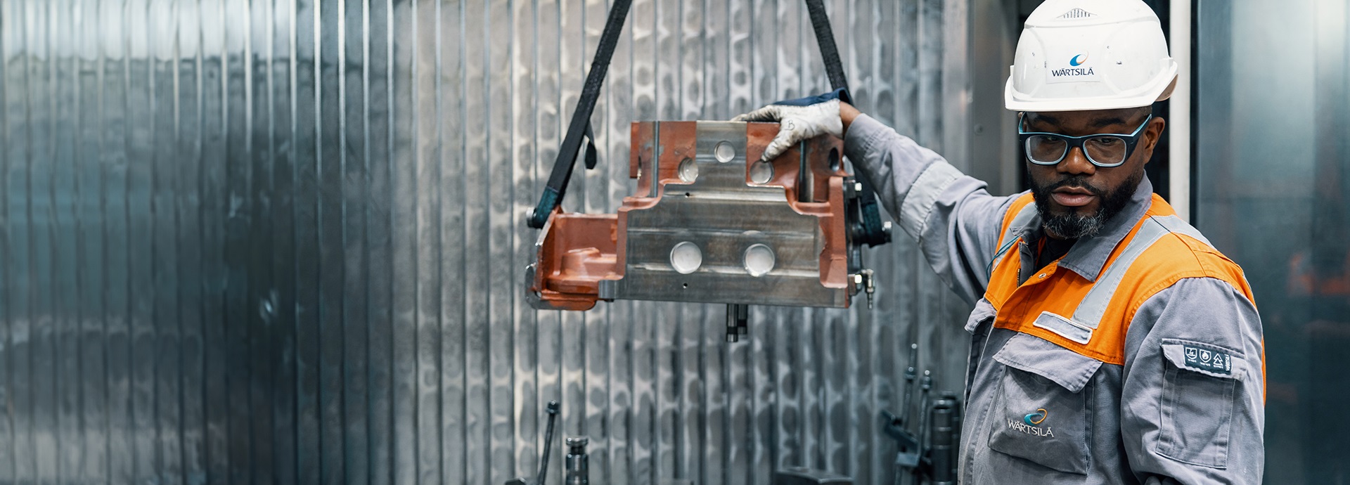 Wärtsilä service employee in Schiedam