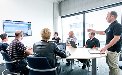 Wärtsilä employees in a meeting situation