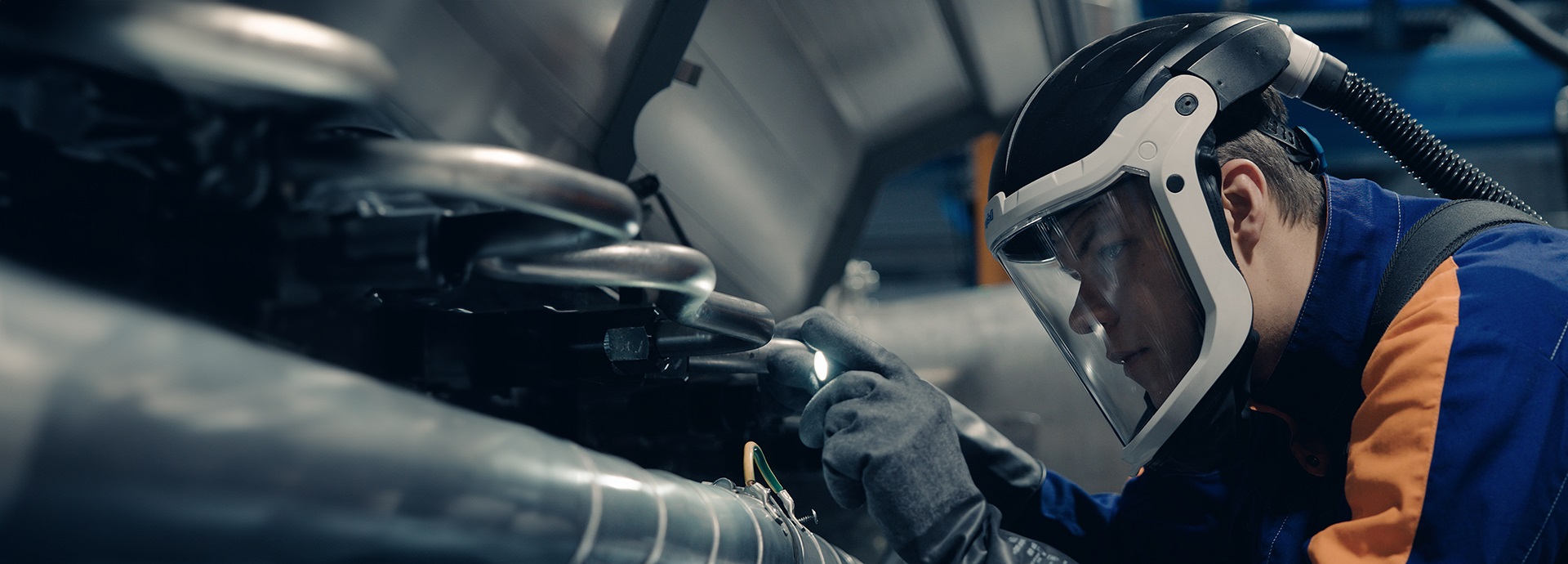 Wärtsilä employee testing equipment