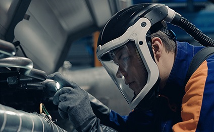 Wärtsilä employee testing equipment