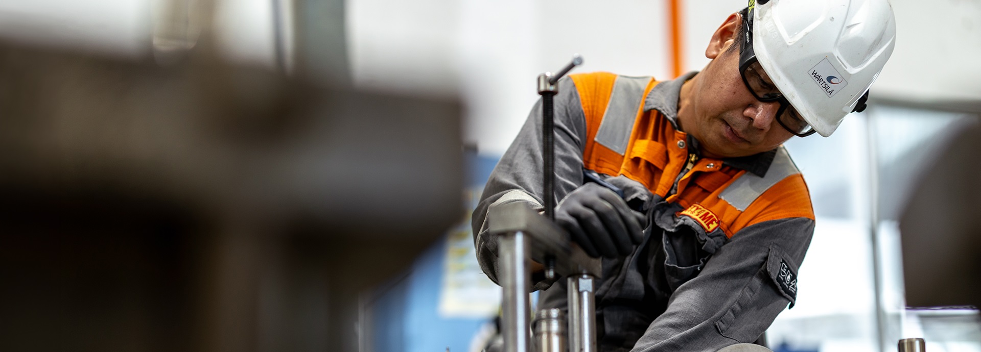 Wärtsilä service employee during work