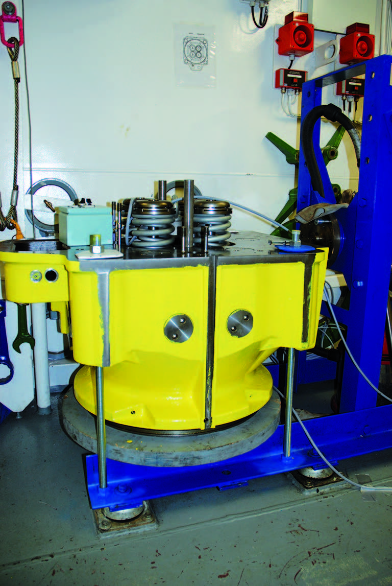 Cylinder head, cylinder cover