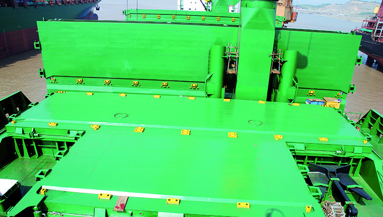 Hatch cover panel seals 