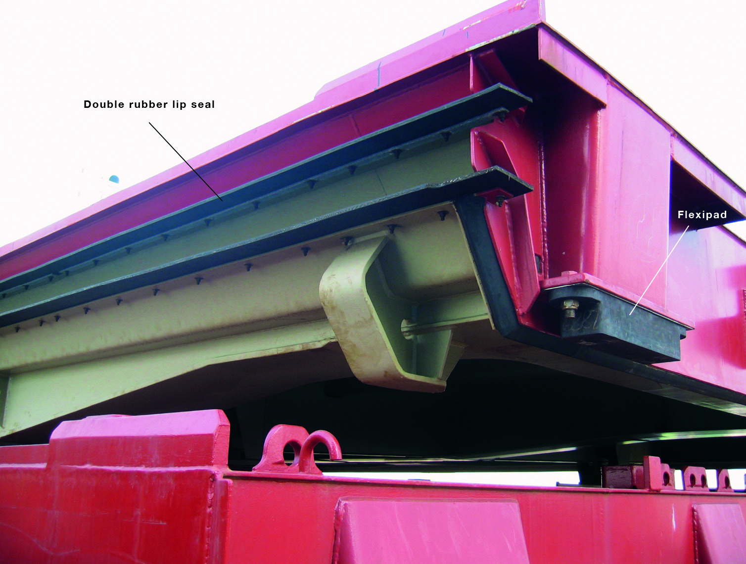 Hatch cover panel seals 