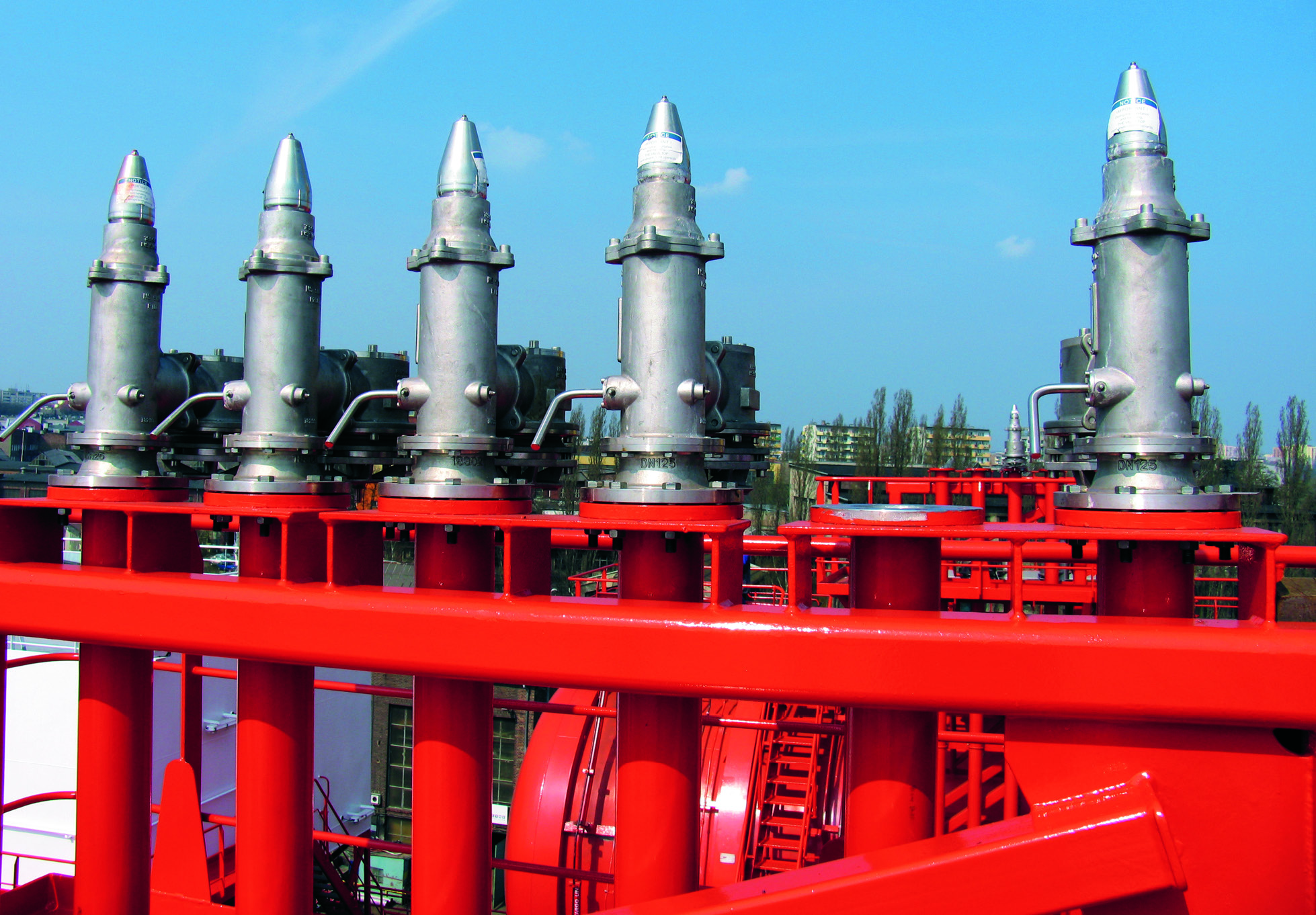 Pressure-vacuum valve (P/V valve)