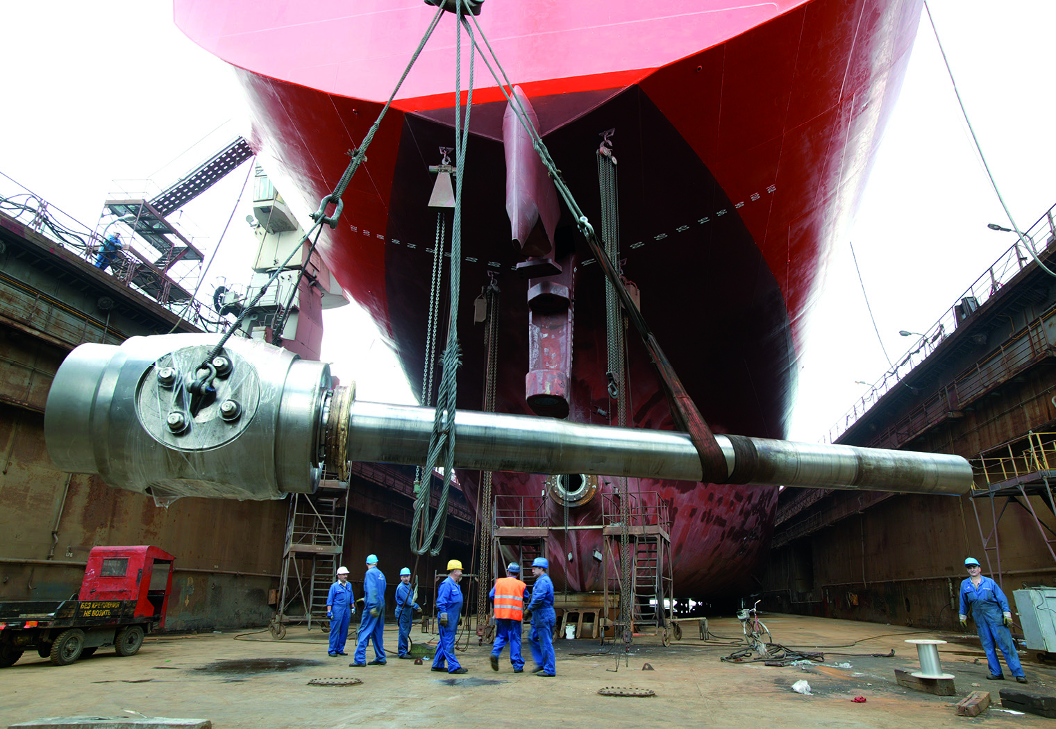 Propeller hub (of CP propeller)