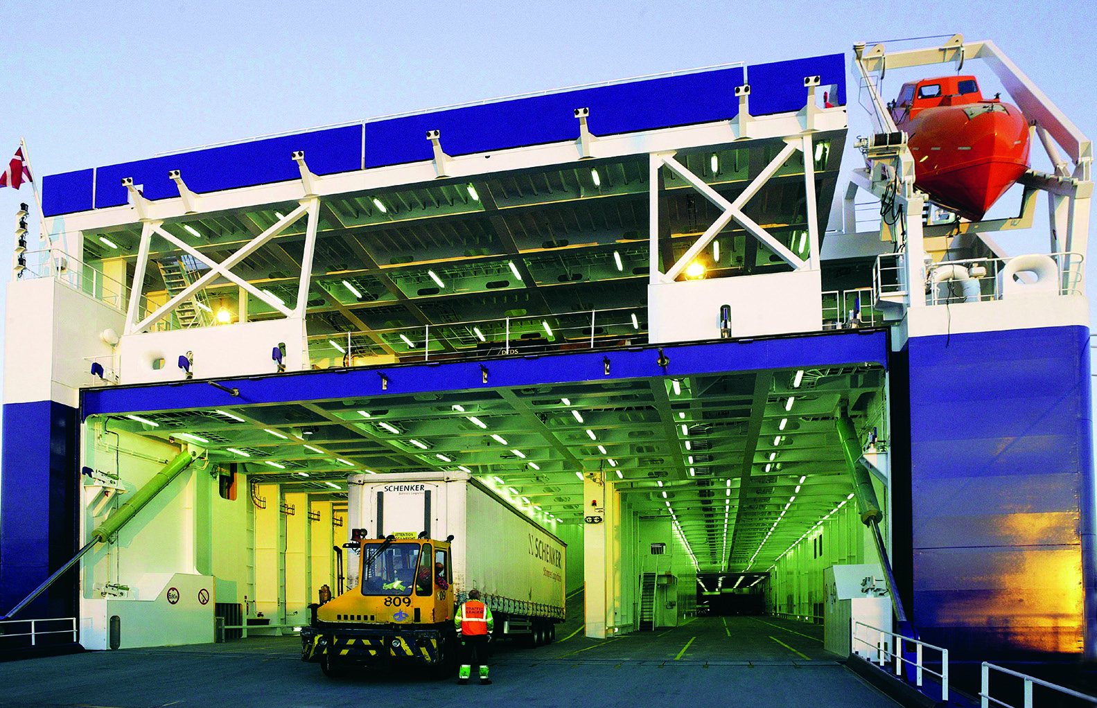 Ro-ro freighter TOR MAGNOLIA