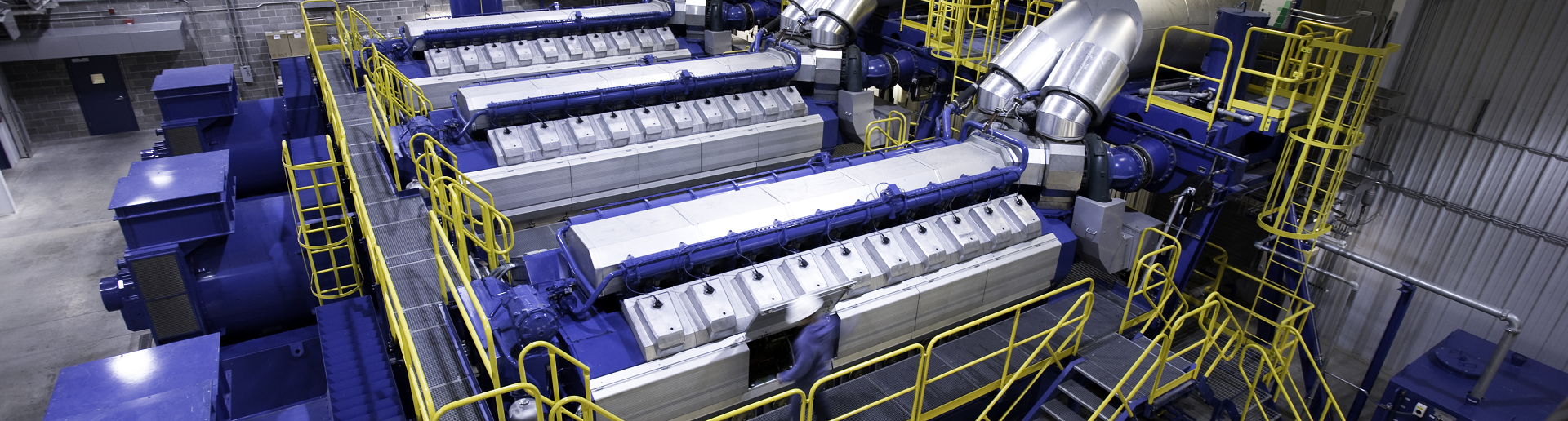 W34SG_engine_room_1920x516