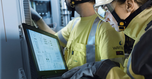 Wärtsilä service employees