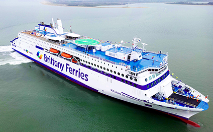 Passenger & Cargo Vessel