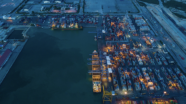 Port with container vessel