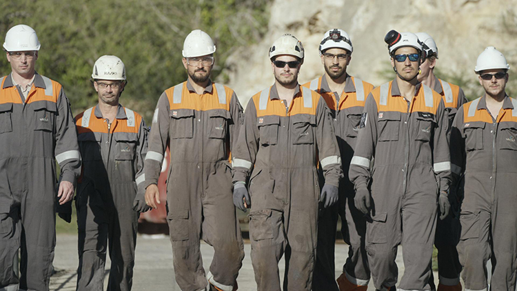 group of Wärtsilä service employees