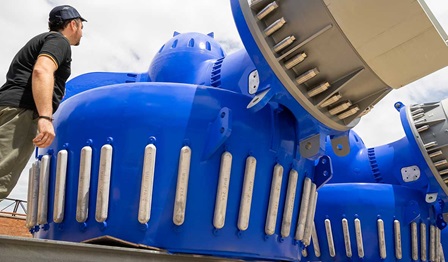 Wärtsilä gives a boost to world’s largest semi-submersible crane vehicle