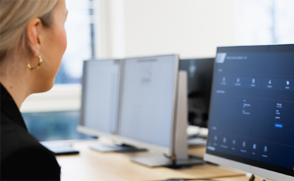 Wärtsilä employee using Wärtsilä Online